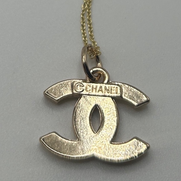 CHANEL Logo CC Gold Tone Stamped Zipper Pull Charm on Necklace - Picture 3 of 5